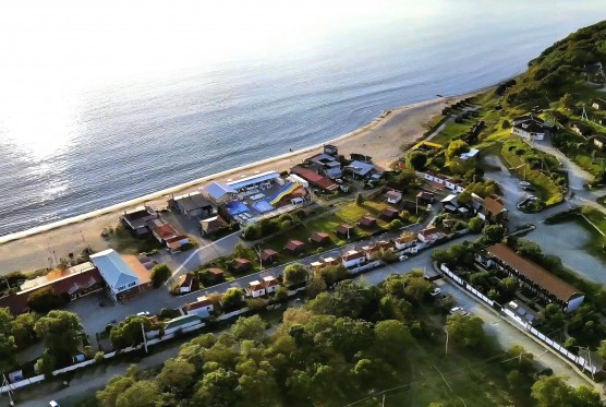 Вид сверху на корпус №1, Акваландию и пляж