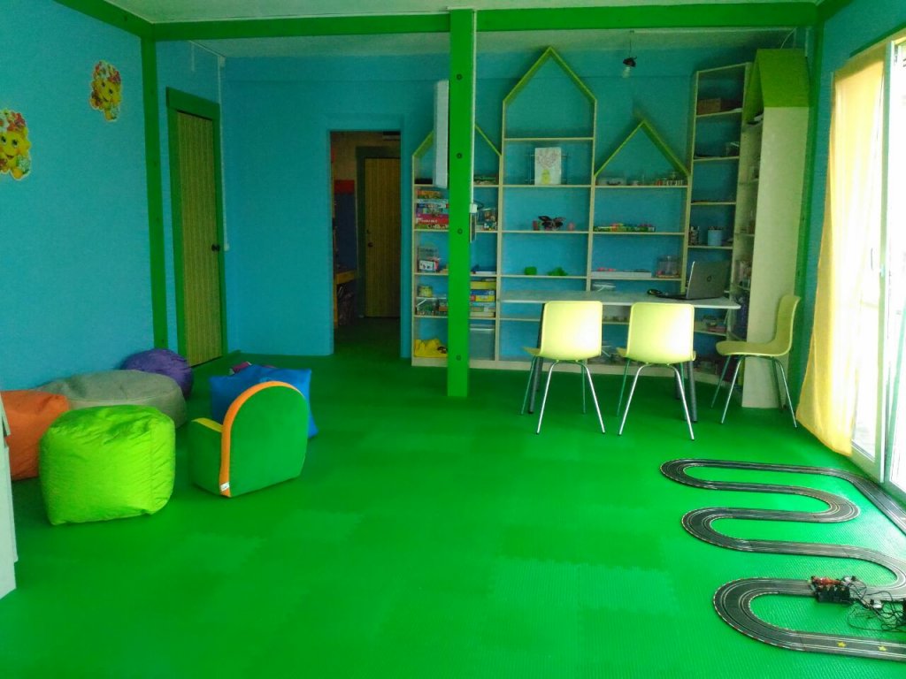Игровая комната, вид от входа 2018. Отдых в Приморье.